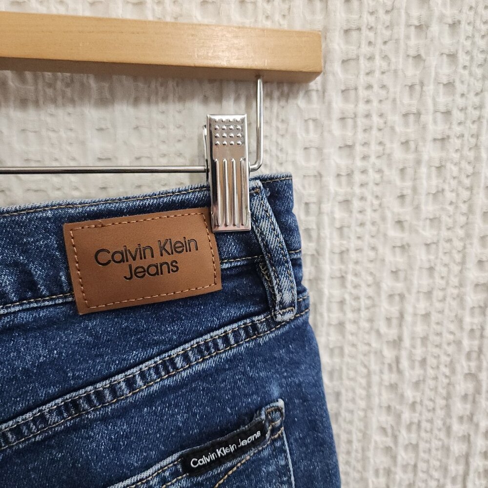 Calvin Klein Jeans Women’s High Rise Denim Shorts Size 4 Medium Wash Vintage - Picture 10 of 10